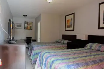 Ramona Motel 8
